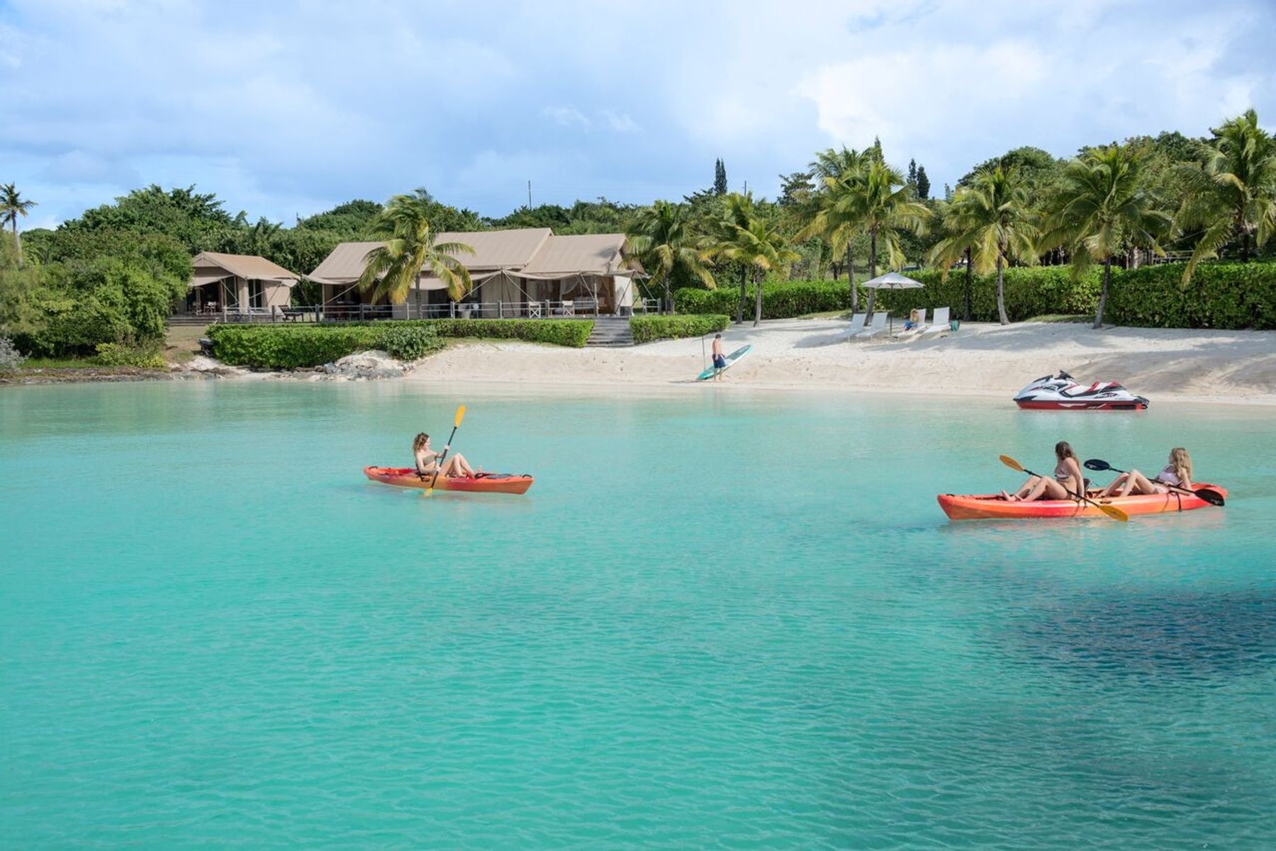 Three Bees at Harbour Island villa photo.